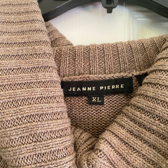 Sweater - Picture 3 of 3